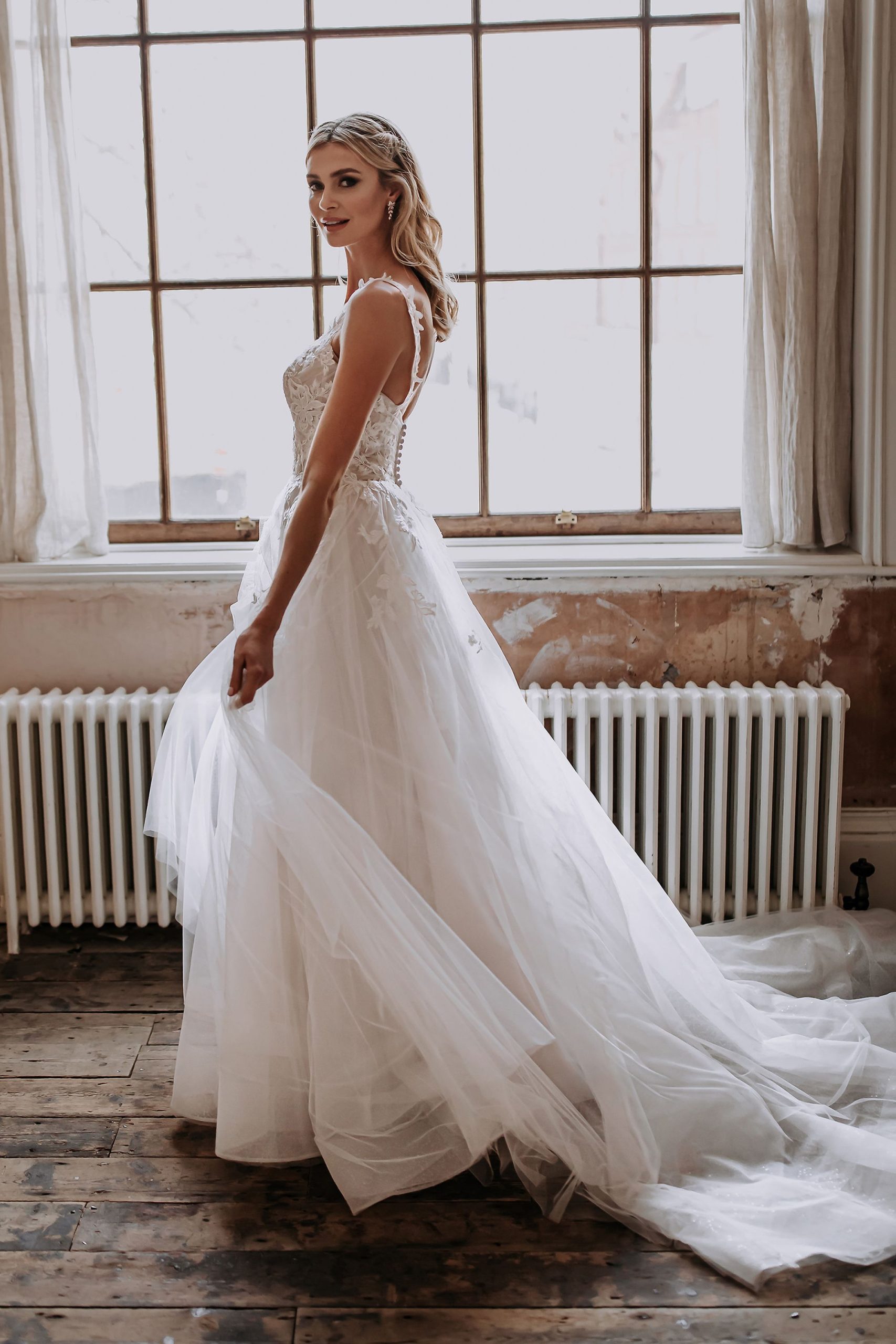 Onderdompeling Achtervoegsel serveerster Trouwjurken / bruidsjurken | jouw perfecte jurk bij de Bruidshoek